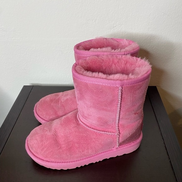 Girls Pink Uggs size 2 classic II Glitz - Picture 2 of 7